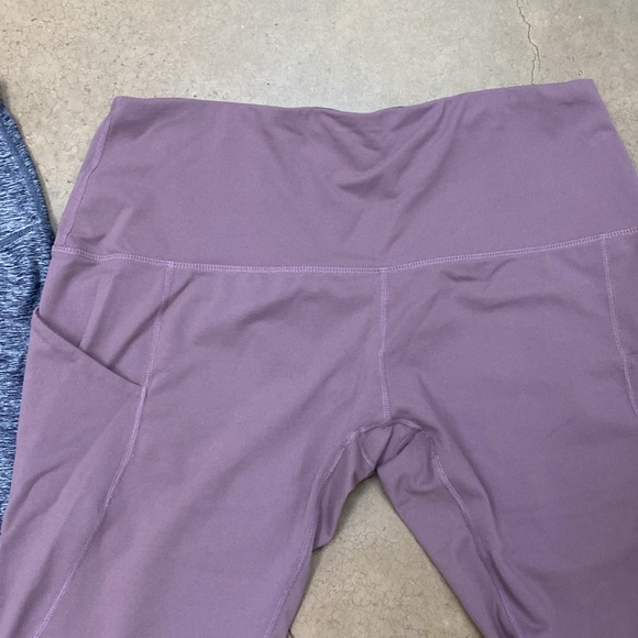 Women’s yoga pants bundle - Picture 8 of 10
